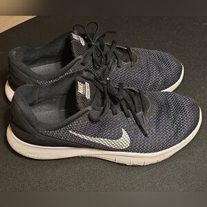 Women's 8.5W Nike Training FLEX TR7 Black Silver Excellent Used Condition No Box